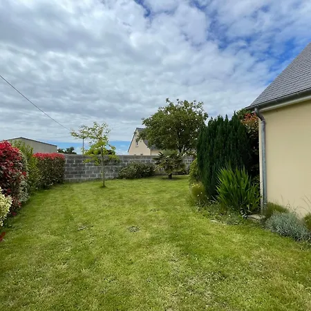 Belle Maison: Coastal Retreat with Garden near Omaha Beach Saint-Laurent-sur-Mer Exterior photo